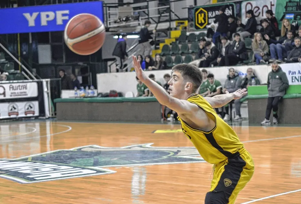 Gimnasia frente a Obras en el cierre