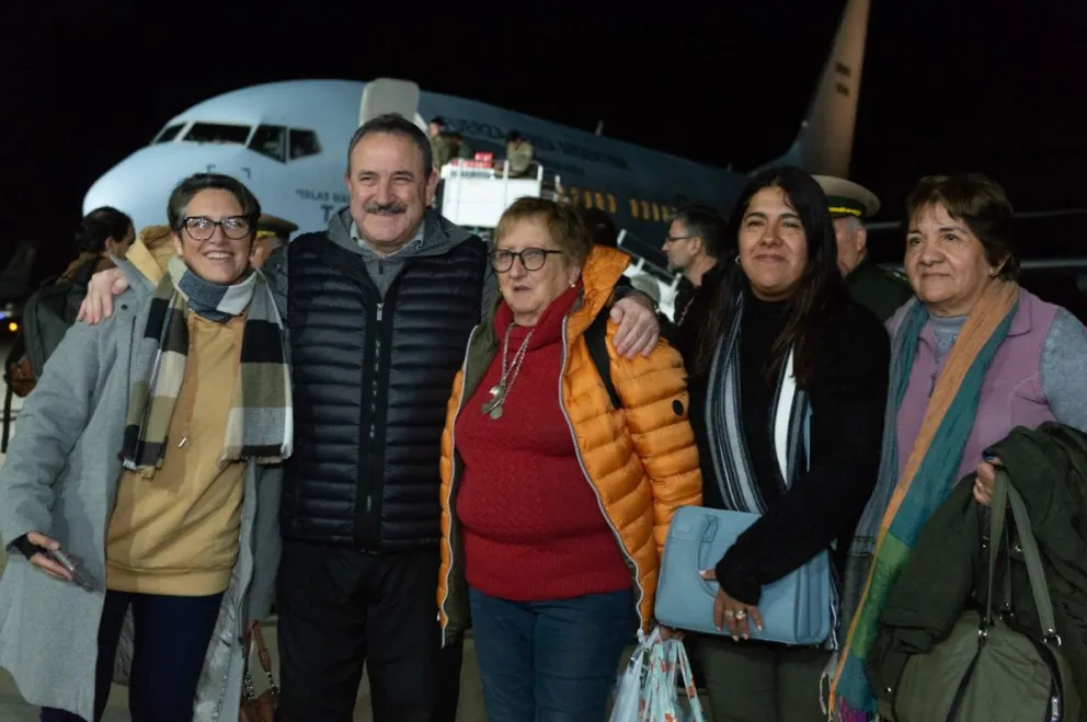 Regresaron los familiares de héroes de Malvinas identificados en el cementerio de Darwin