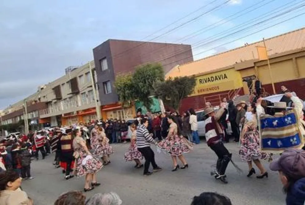 Nublado y fresco, pero el Centro de Residentes Chilenos sigue convocando al pie de cueca