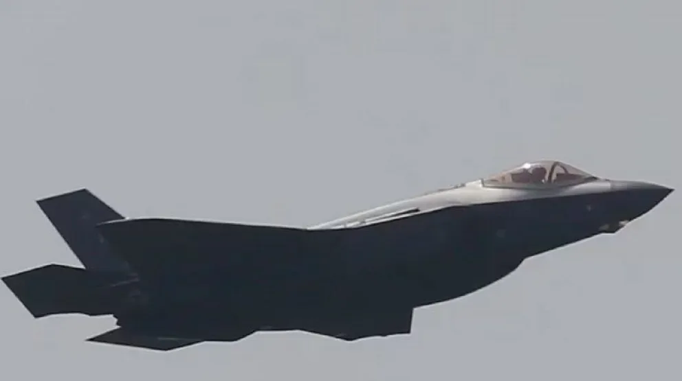 El piloto de uno de los aviones más caros y modernos de Estados Unidos se eyectó y el avión "desapareció"