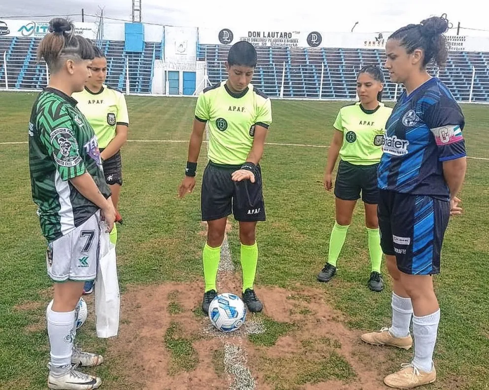 Ferro comenzó goleando