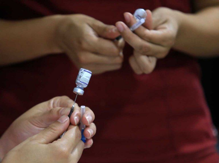 Covid-19: expertos recomiendan seguir refuerzos en la vacunación en grupos de riesgo