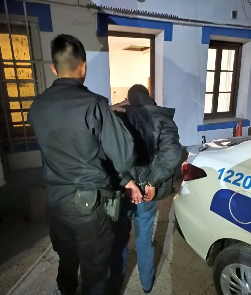 Atrapan a ladrón serial de teléfonos celulares durante el recital de “Don Osvaldo” en el Predio Ferial