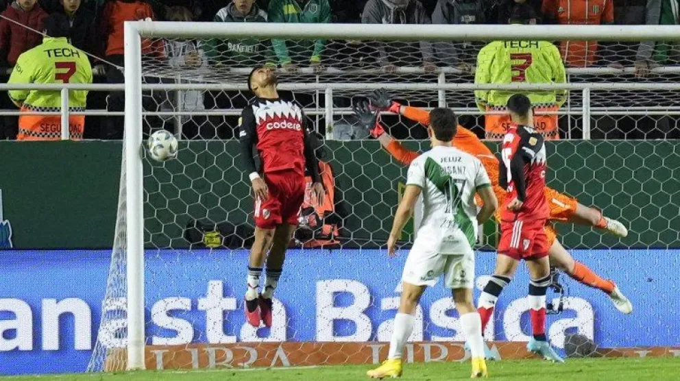 River empató con Banfield y no pudo alcanzar el liderazgo de la Zona A