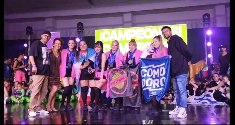 Gran actuación de las comodorenses en el Universal Dance World Championship en Cancún