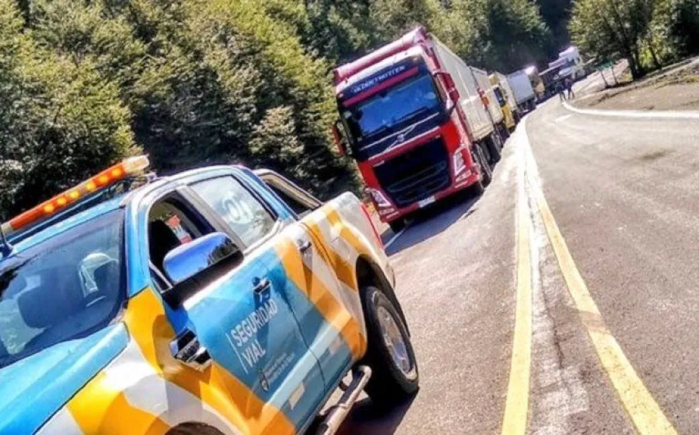 Conflicto en puerta con Chile: el intendente electo de Bariloche advirtió que no dejará pasar a los camiones trasandinos