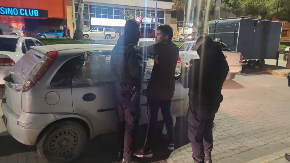 A uno le secuestraron el auto, el otro quedó detenido por contar con pedido de captura