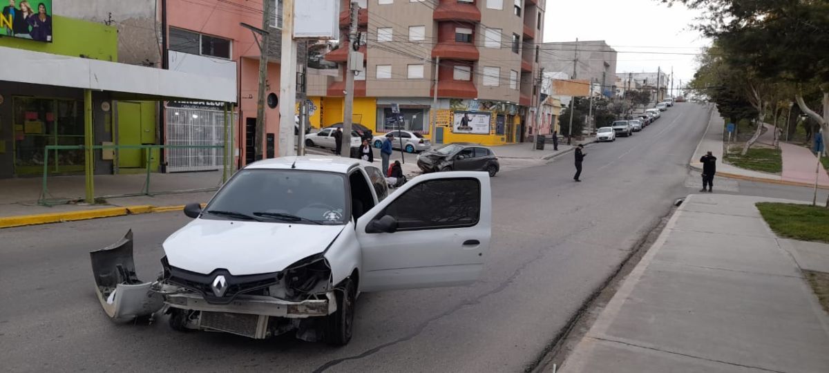 Un hombre trasladado al hospital tras un choque en barrio Newbery