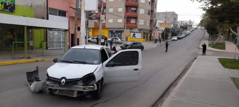 Un hombre trasladado al hospital tras un choque en barrio Newbery