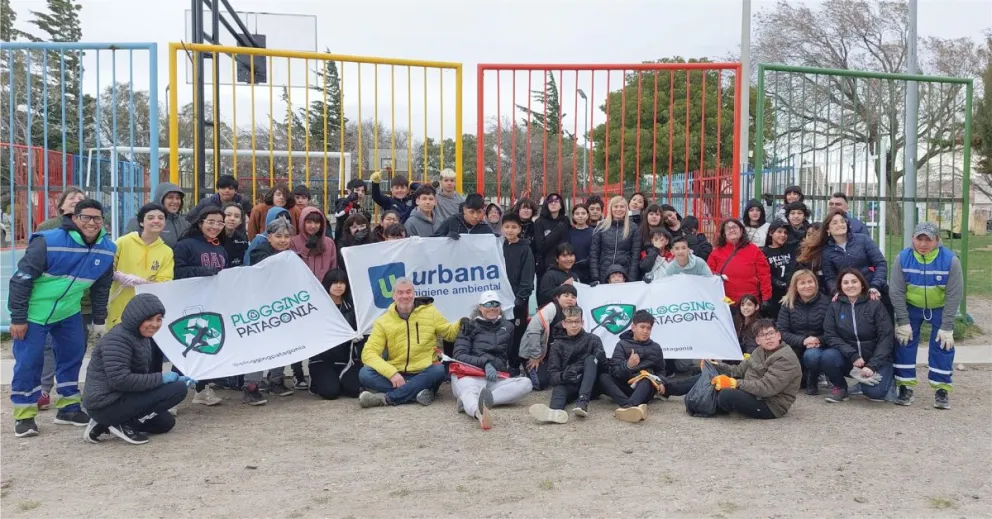 Urbana, Plogging y alumnos de la Escuela Nº 743 celebraron el Día de la Conciencia Ambiental
