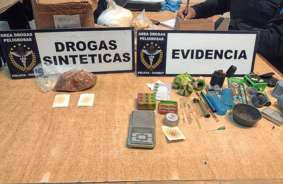 Secuestraron potente alucinógeno conocido como “la droga zombie” en auto que ingresaba a Trelew