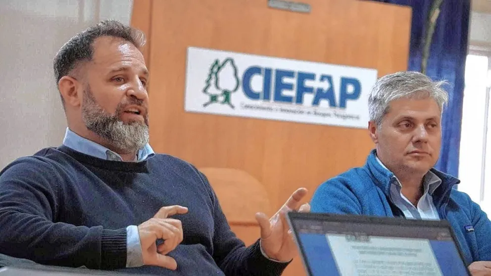 Esquel: Glinski visitó el CIEFAP y junto con Colomb destacaron la importancia de la inversión en investigación