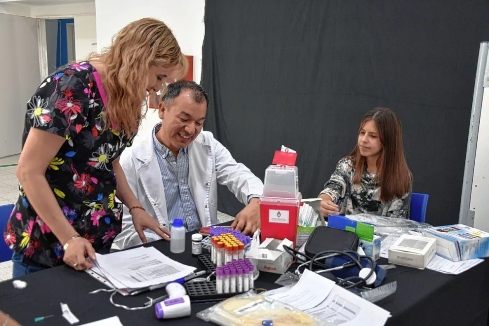 Cerca de medio centenar de personas se acercaron a donar sangre al CIP