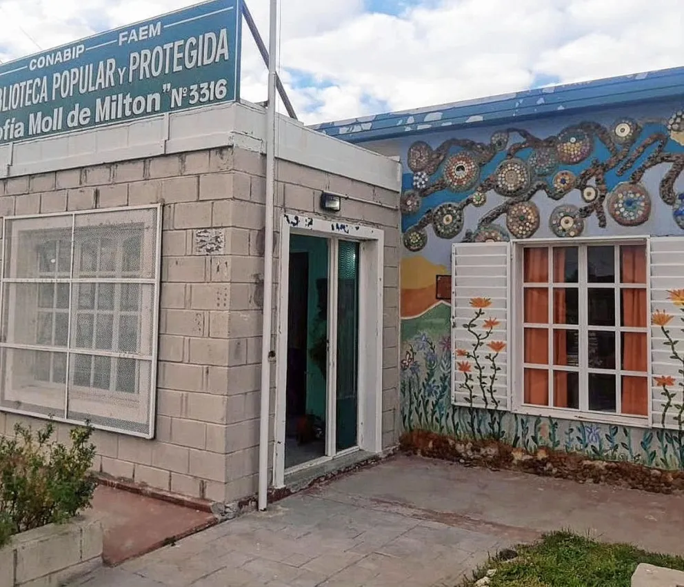 Sofía Moll regalará libros en Km. 8