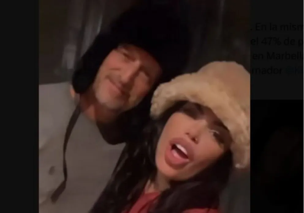 En plena campaña Insaurralde es sorprendido con una modelo en un yate en el Mediterráneo