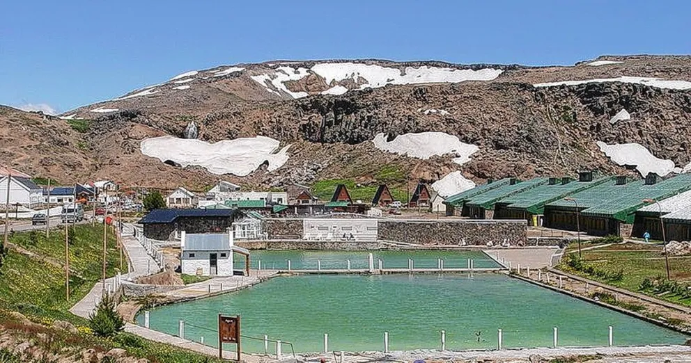 Jubilados parten a Mar del Plata y hacia las Termas de Copahue