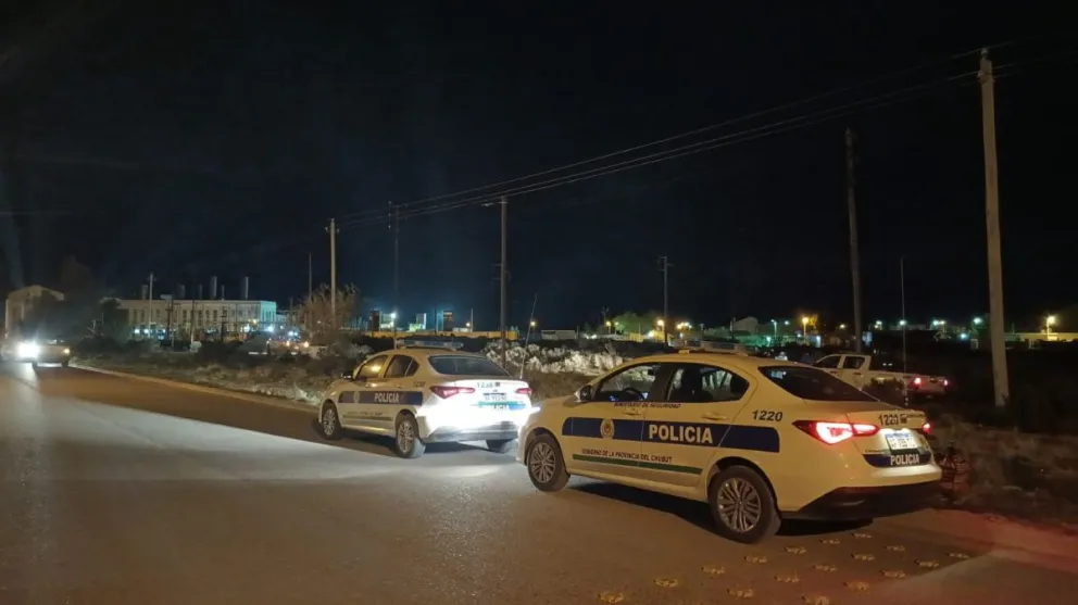 Quiso apoderarse de cables de cobre que ya había cortado y lo atraparon escondido entre arbustos