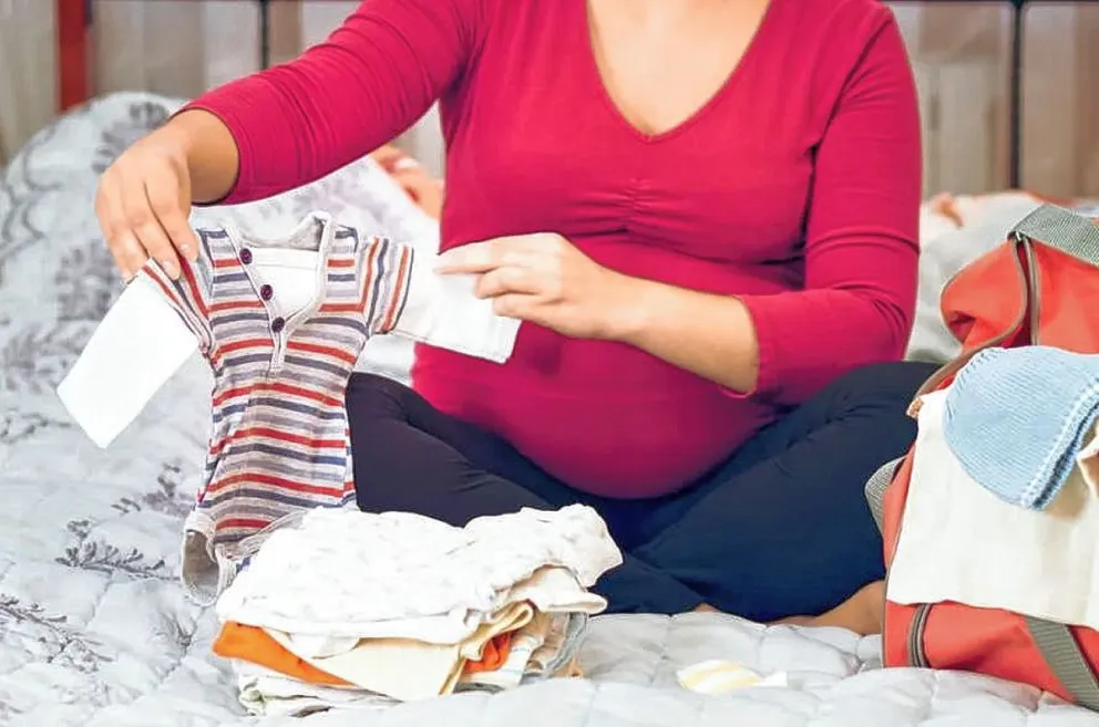 “Dando Calor”: Crearon un grupo para ayudar a embarazadas con bolsos maternos y recursos