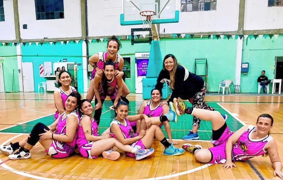 Doble triunfo de Comodoro 35