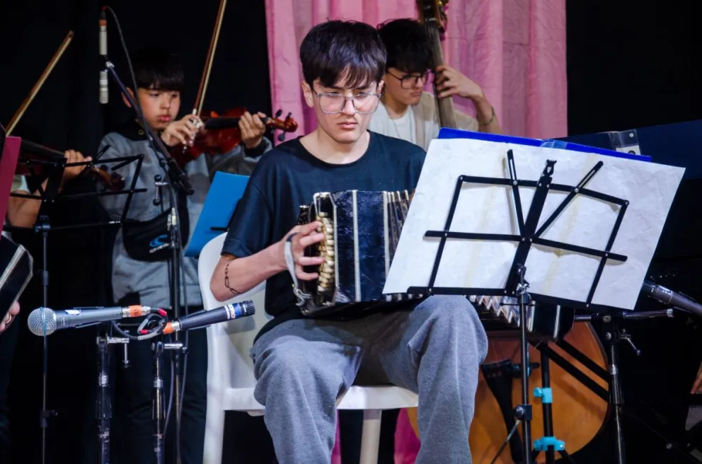 Masiva concurrencia de público a la Expo Primavera de Cañadón Seco