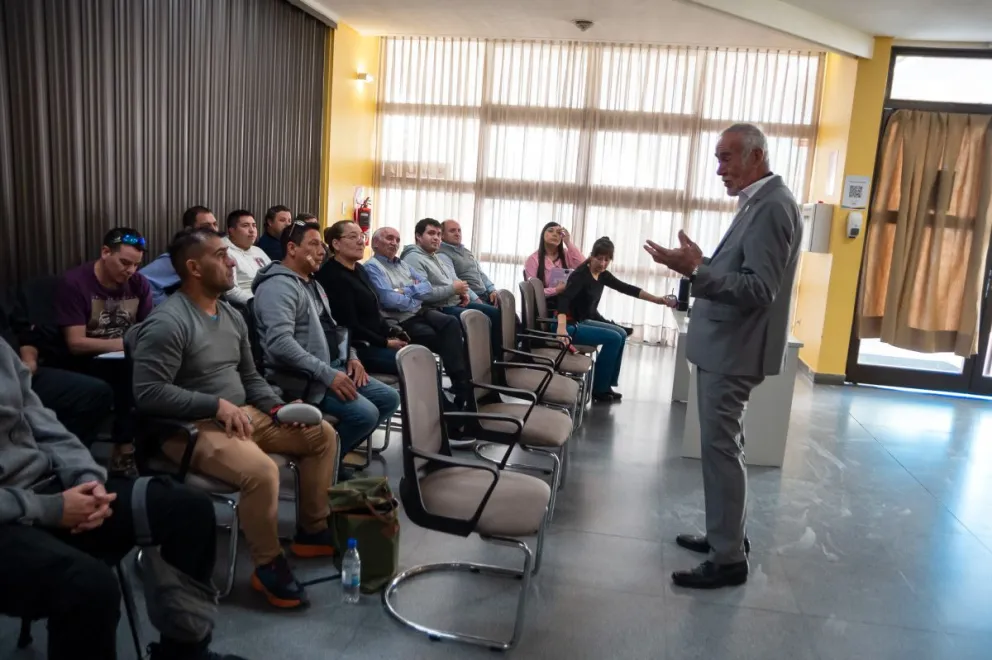 El reconocido tanatólogo Ricardo Péculo capacitó al personal del Servicio Solidario de Sepelios