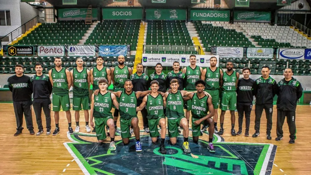 Gimnasia sale a la cancha