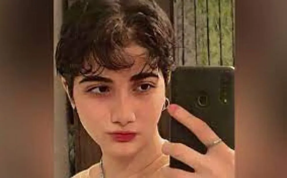 La "Policía de la Moral" iraní atacó salvajamente a una adolescente de 16 años por no llevar el velo
