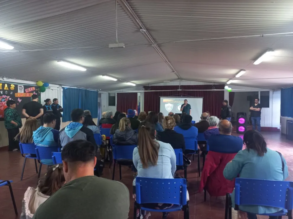 La DPI concretó la primera charla de Estafas y Ciberdelitos abierta a la comunidad