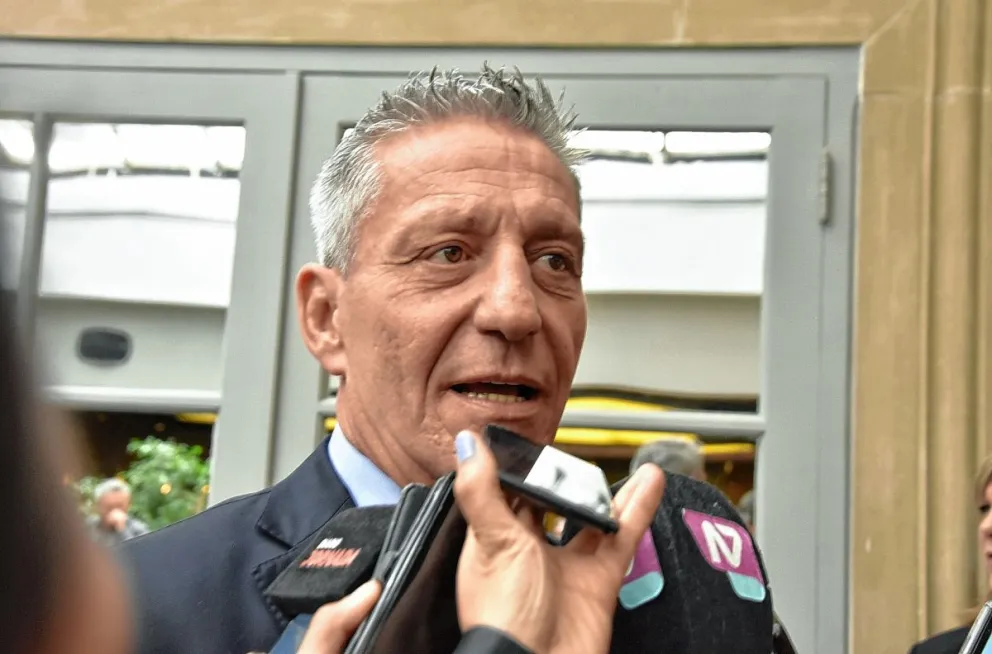 Arcioni cuestionó algunos de los dichos de Torres en medio de la transición