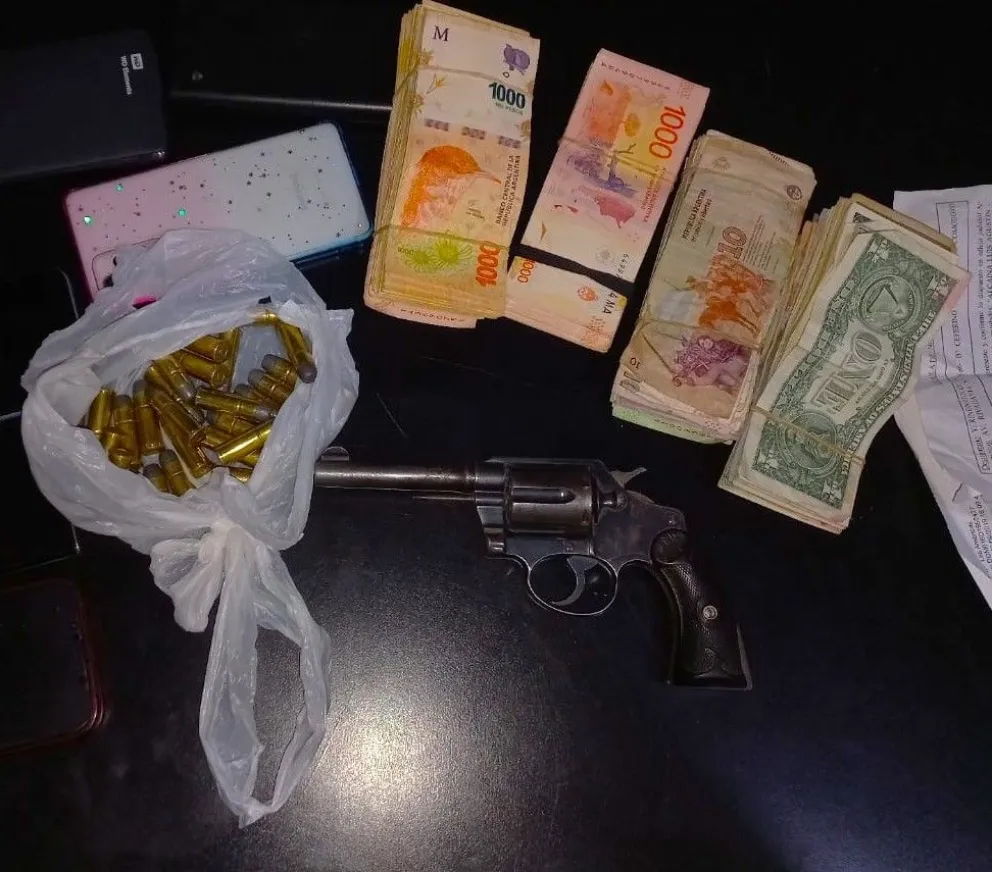 La Policía del Chubut secuestró 6 millones de pesos, armas y vehículos de alta gama en un operativo antidrogas en Comodoro 