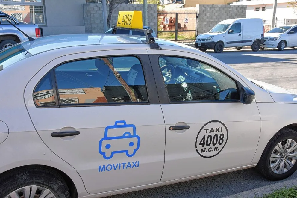 Lanzaron “Movitaxi”, la nueva aplicación para solicitar el servicio de taxis en Comodoro