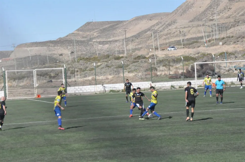 General Saavedra sigue a pleno