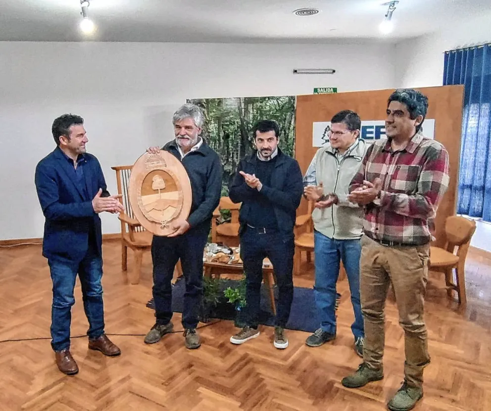 Funcionarios provinciales acompañaron la visita del ministro Filmus a Esquel