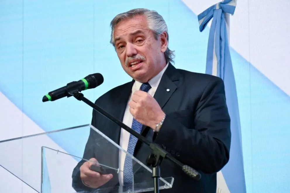 Alberto Fernández denunció penalmente a Milei y a Marra por la corrida cambiaria