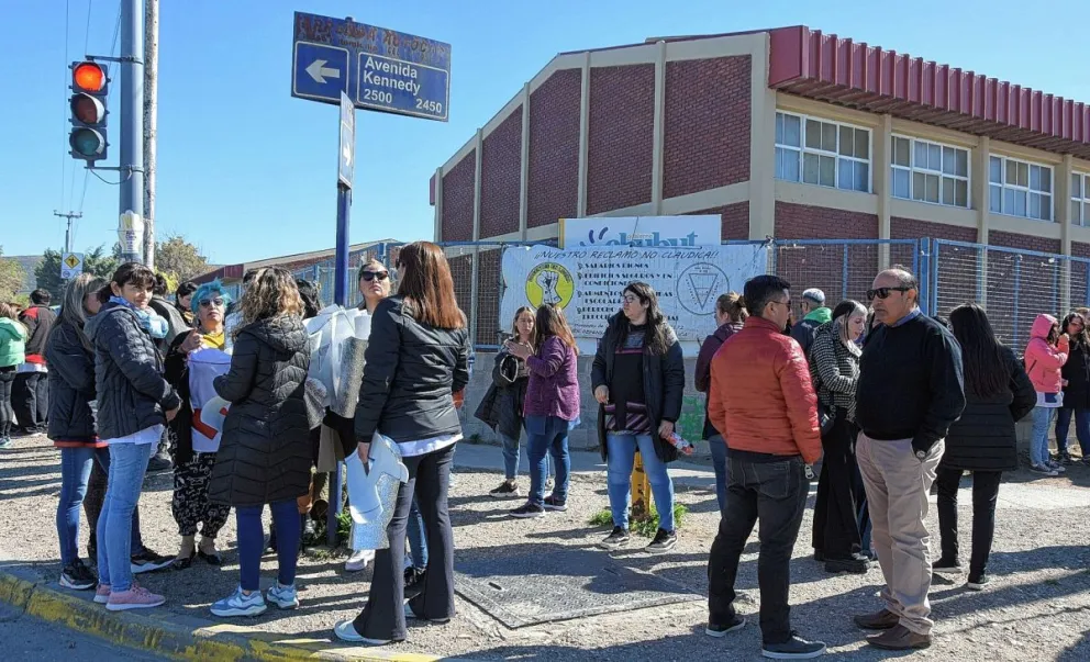 ATECH: Docentes reclaman la necesidad urgente de una recomposición salarial
