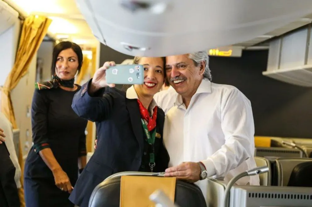 El Presidente ya viaja rumbo a China para su gira por Shangai y Beijing