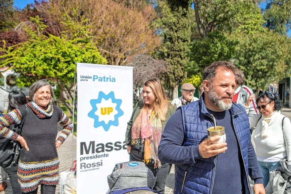 Glinski junto a jefes comunales y referentes de la región de la Meseta
