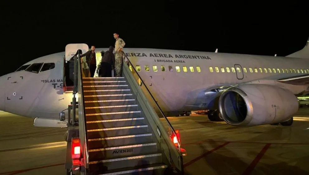 Aterrizó en Roma otro vuelo con 90 argentinos evacuados de Tel Aviv