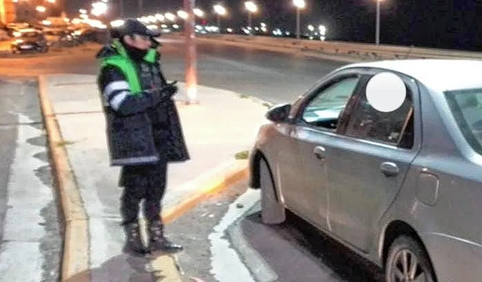 Interceptaron a un remisero en un control y estaba alcoholizado