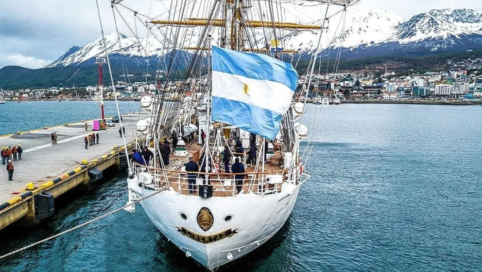 La Fragata Libertad llegará a Comodoro el sábado y podrá ser visitada por la comunidad