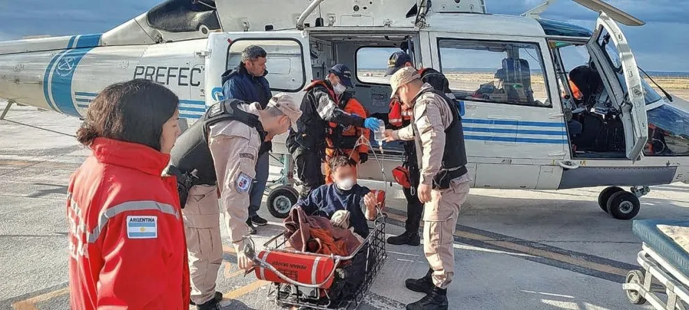 Chubut: evacuaron al tripulante de un pesquero que estaba vomitando sangre