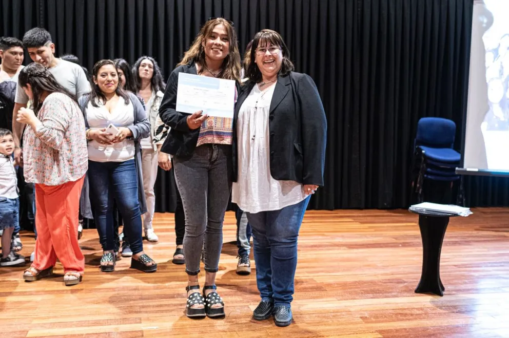 Se entregaron certificados a cuidadores domiciliarios de personas mayores