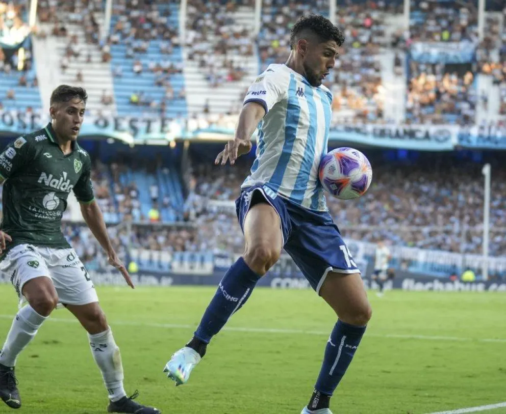 Racing, en busca de la recuperación, visita a Sarmiento de Junín
