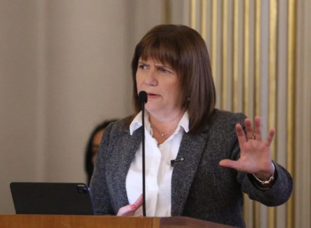 Bullrich acusó a Massa de hacer "campaña sucia" en el transporte público: "Das vergüenza"