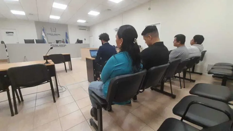 Cuatro policías a juicio por vejaciones