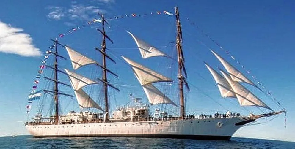 La Fragata ARA “Libertad” llega a Comodoro Rivadavia