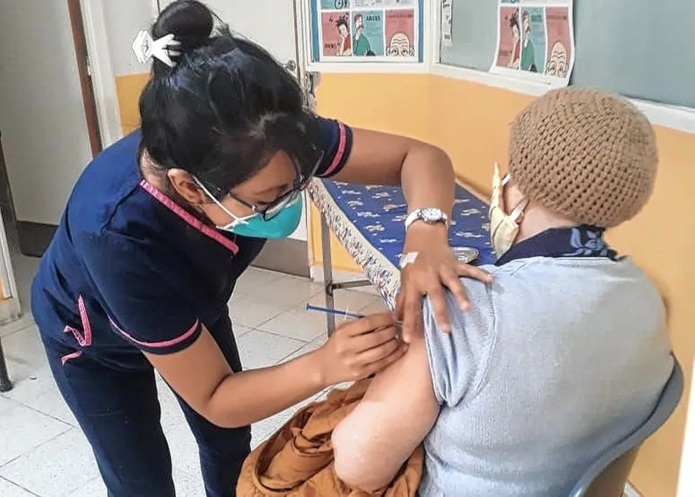 Salud: Reiteran las recomendaciones de vacunación contra COVID-19 para niños, adolescentes y adultos