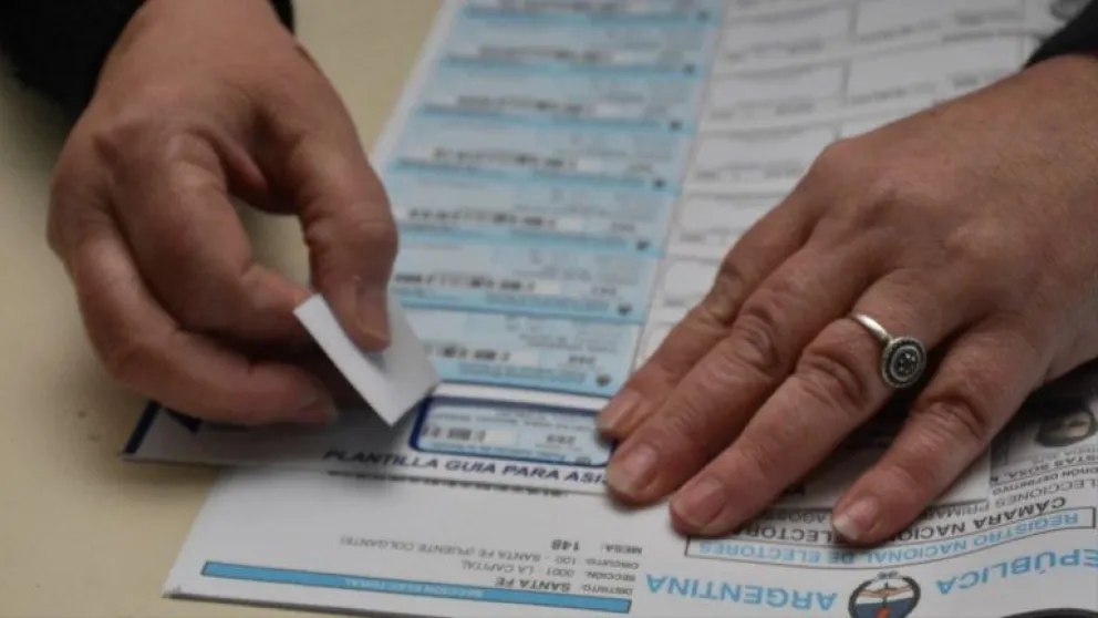 La participación superó la de las PASO, pero fue la más baja para una presidencial desde 1983