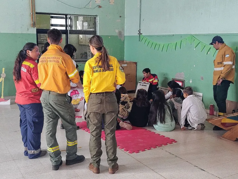 El Gobierno del Chubut realizó jornada de prevención de incendios destinada a escuelas primarias