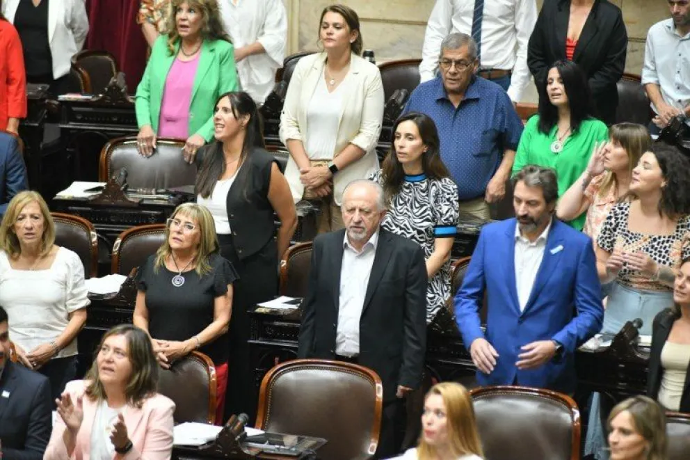 El Congreso que se viene: el PJ se sostiene como primera minoría en ambas cámaras, cae JxC y emerge LLA